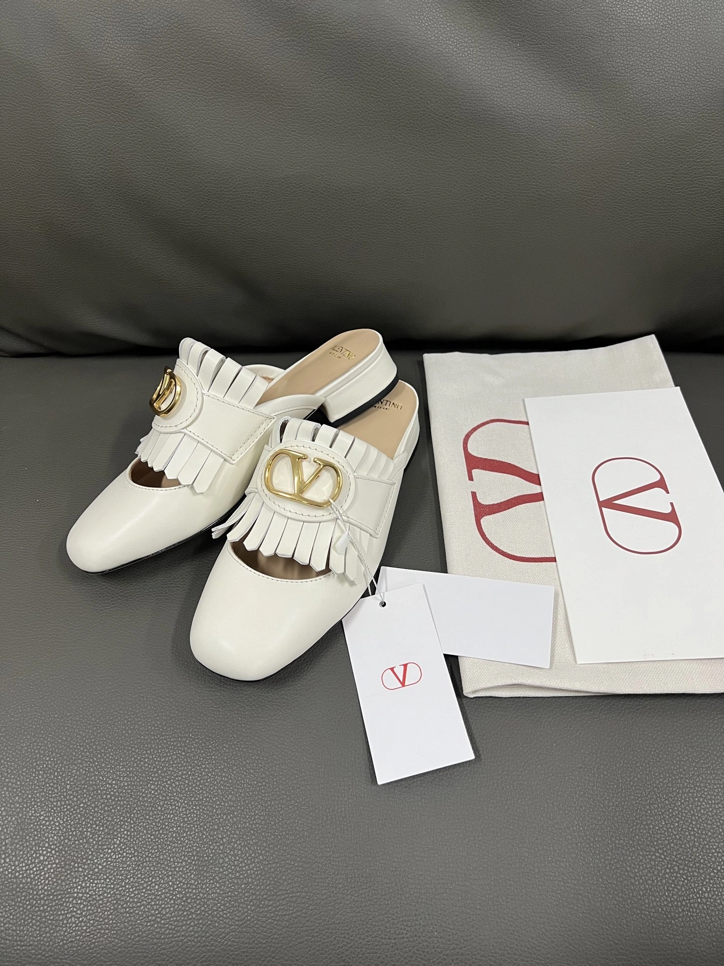 COCO-- V1859ti9o 6W2S0LP8DSH098 Heel height： 2.5CM Calfskin item:E-X194D4045